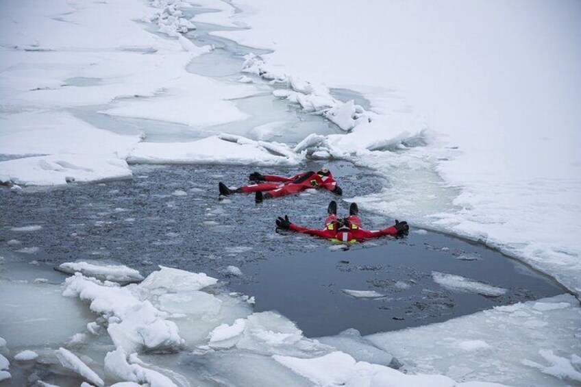 3-Hour Shared Arctic Morning Floating Experience in Norway 4