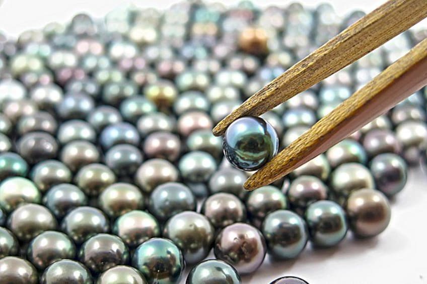 Selection of black pearls 3