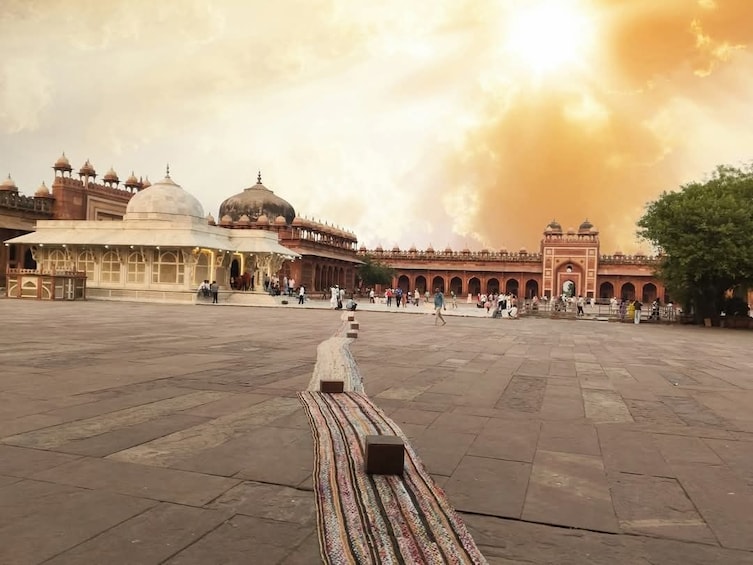Taj Mahal, Agra Fort & fatehpur Sikri Same Day Trip From Delhi 5