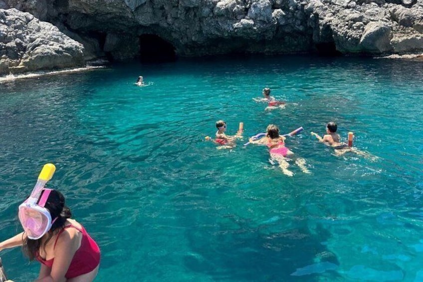 Palermo: Shared Boat Tour with Aperitif and snorkelling 3