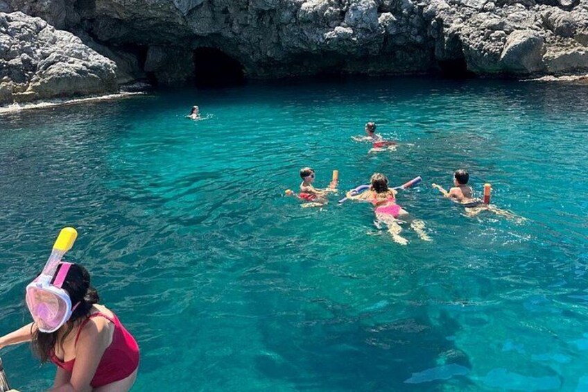 Palermo: Shared Boat Tour with Aperitif and snorkelling 3