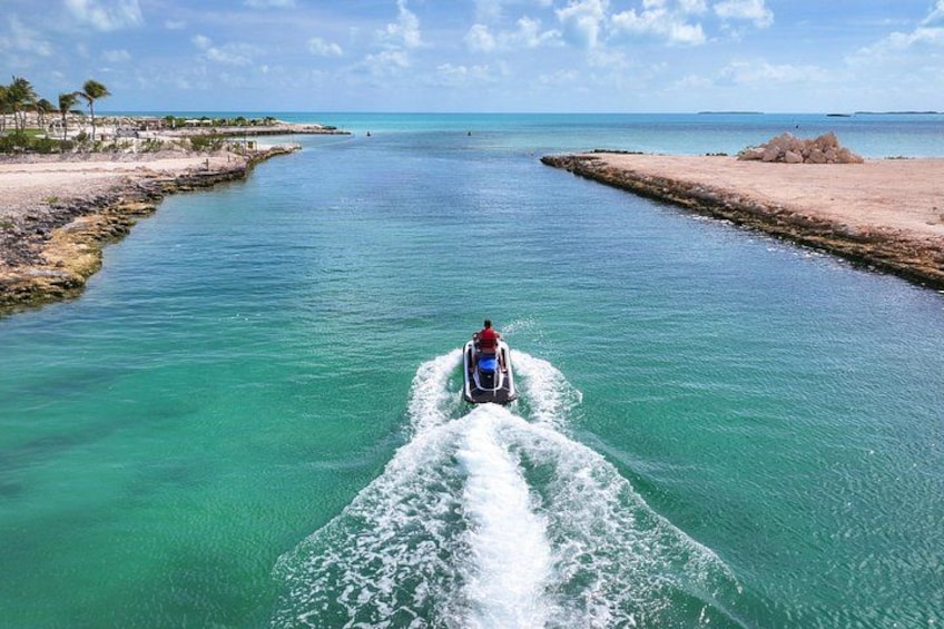 One Hour Jet Ski Adventure in Crystal Waters of Turks and Caicos 4
