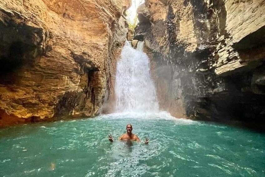 La Leona Waterfall and White River Tubing 1
