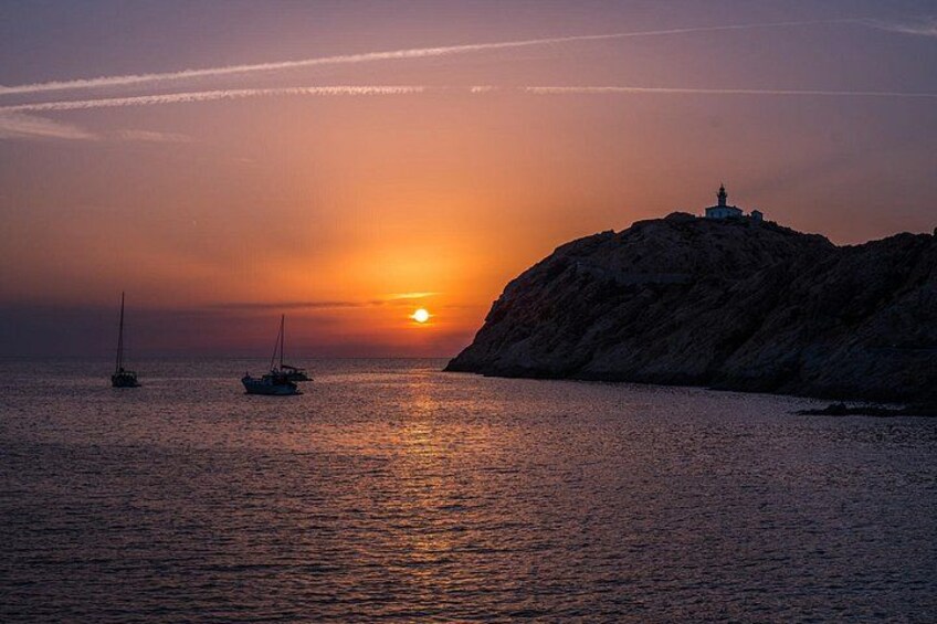 Sunset aperitif on the water 1