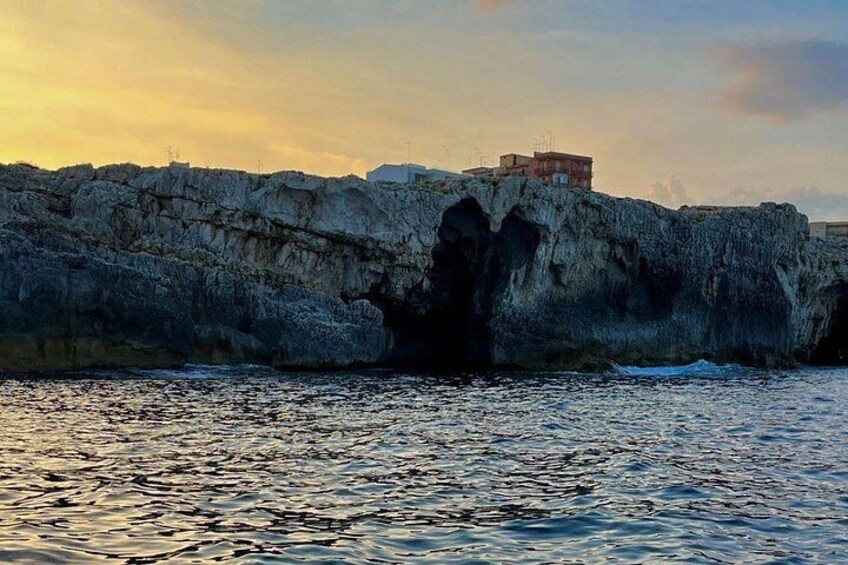 Syracuse: Boat tour with Aperitif 2 hours 5