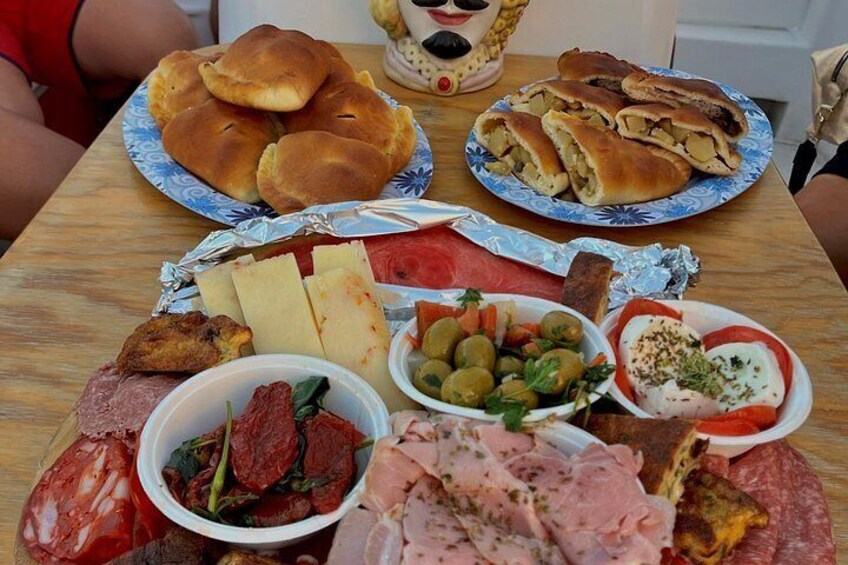 Syracuse: Boat tour with Aperitif 2 hours 1