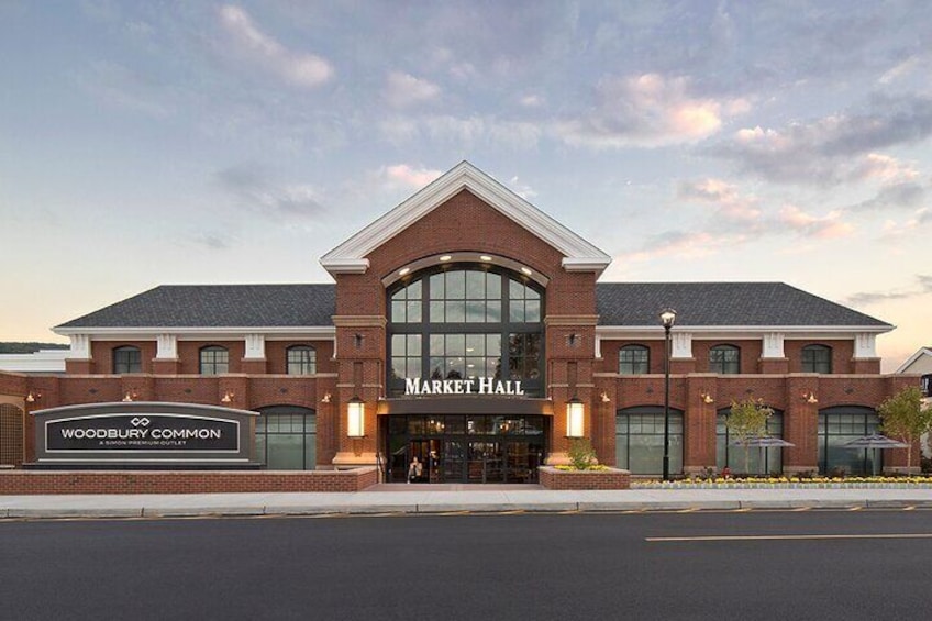 7 Hour Private Shopping Tour in Woodbury Common Premium Outlets