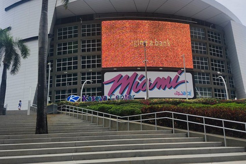 Miami 360° Luxury Van Tour – Beaches, Culture & Hidden Gems 3