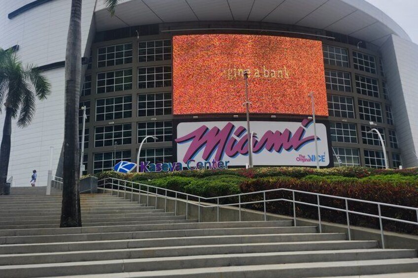 Miami 360° Luxury Van Tour – Beaches, Culture & Hidden Gems 3