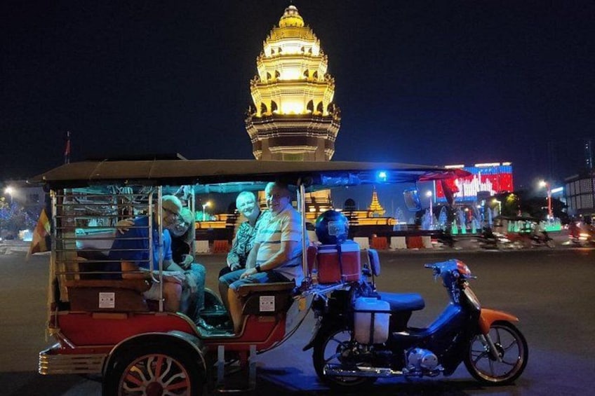 Evening Tour by Tuk-Tuk 2