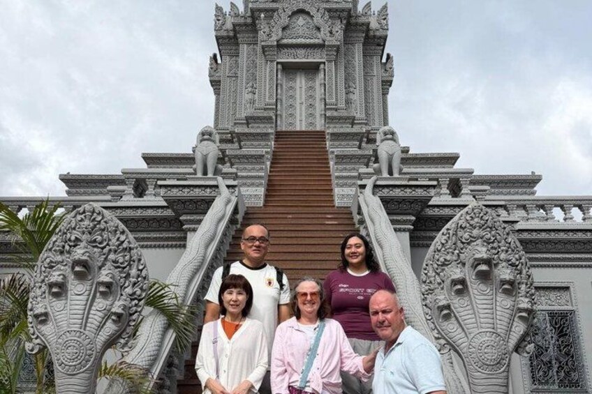 Visit 11 Places in One Day including S21 & Killing Field 4