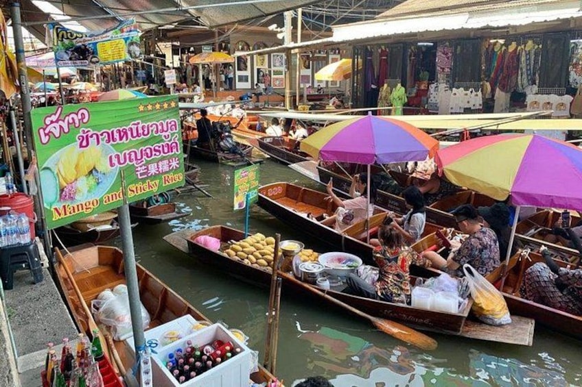 Floating Market Damnoen Saduak 5