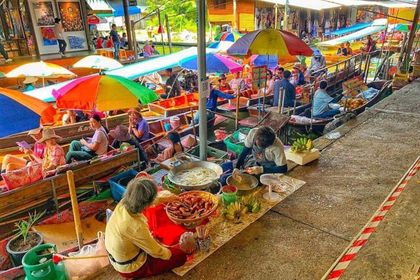 Bangkok: Floating and Train Market with Boat Trip 3