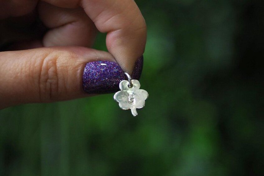 Personalise your charm with your initial. 4