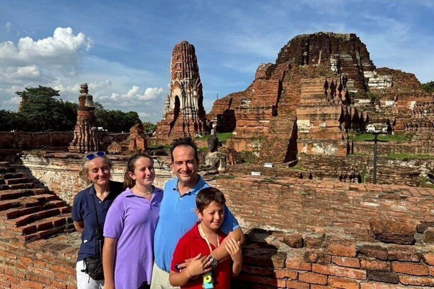 Railway Market, Floating Market and Ayutthaya (Premium Service) 3