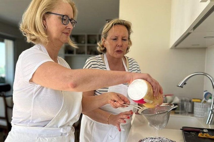Croix Rousse Market & Rooftop Cooking Class in Lyon 2