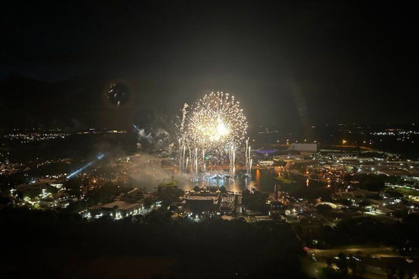 Private Helicopter 77 Miles Fireworks Tour over all Theme Parks 4