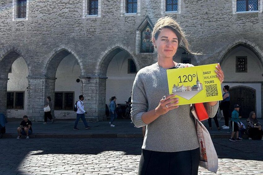 Meet Svetlana, one of our wonderful guides! Legend has it, she's still waiting to share Tallinn's magic with you at Town Hall Square. Come find her! 3