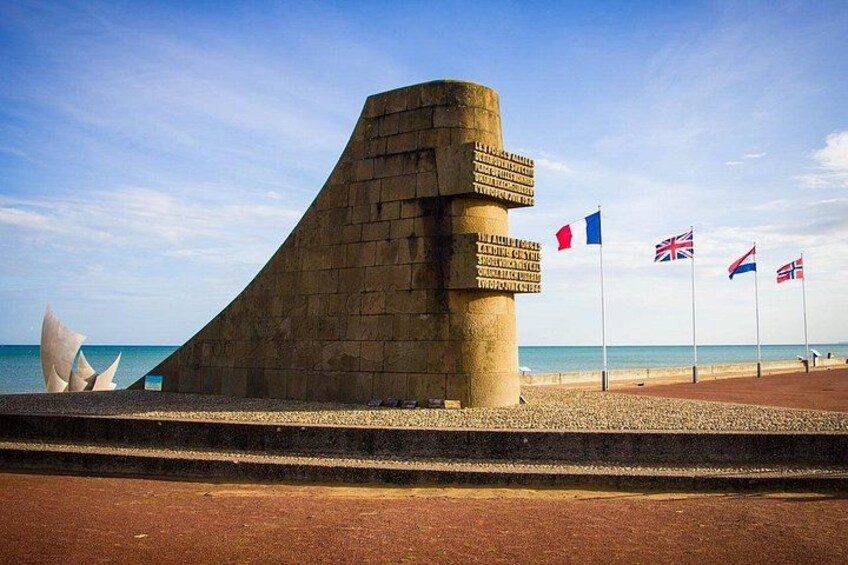 D-Day Beaches Shore Excursion from Le Havre with Packed Lunch 2