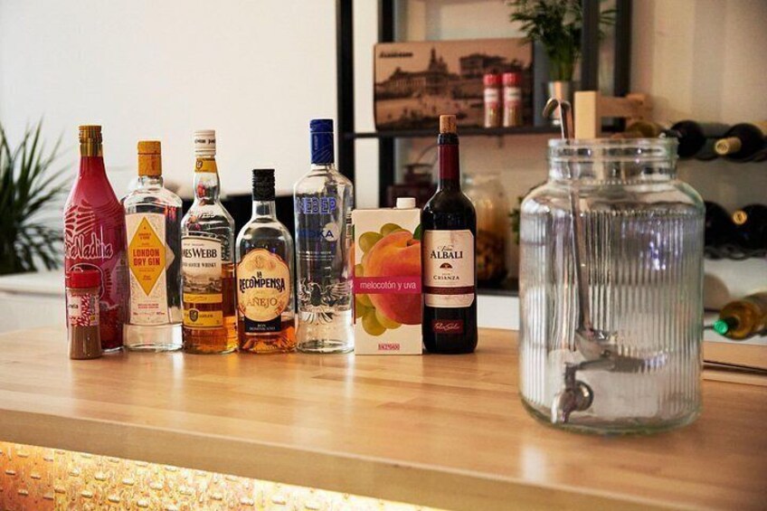 Madrid: Paella & Sangria Classes- Seafood, Chicken & Vegan option 4