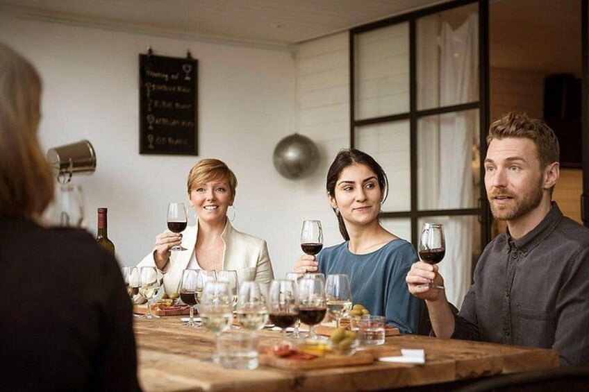Milan Private 3-Hour Tour with Duomo, Food & Wine Tasting 2