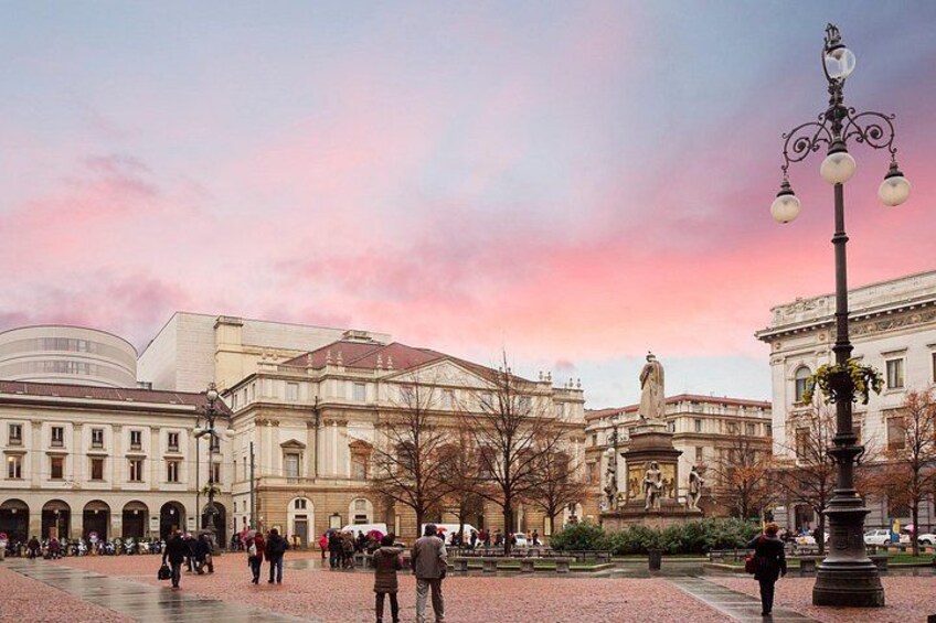 Milan Private 3-Hour Tour with Duomo, Food & Wine Tasting 3