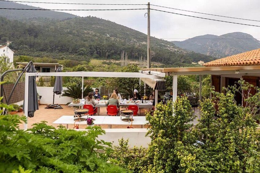 Ready for an unforgettable day, filled with aromas, fire, and passion? Because paella isn't just made with ingredients; it's made with soul. Reserve your spot now and join this unique experience! 4