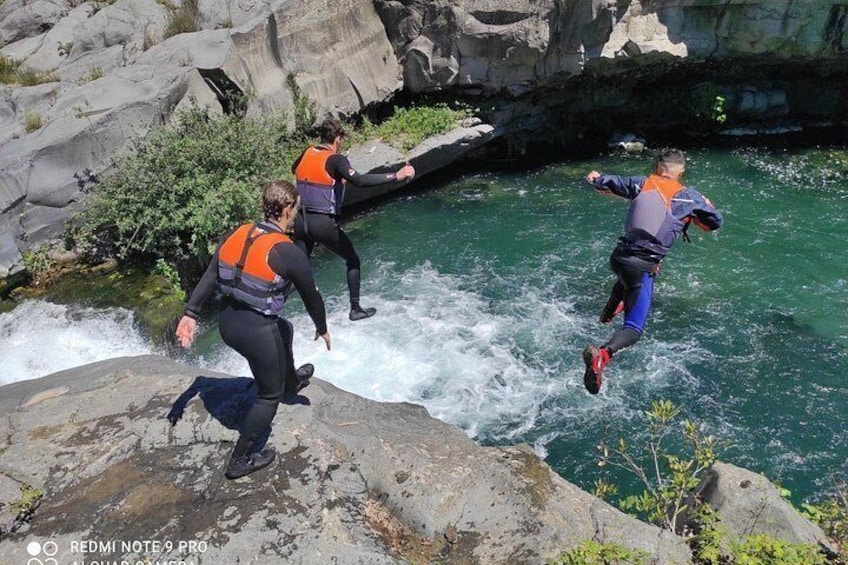 River Jumping Alcantara Gurne 5