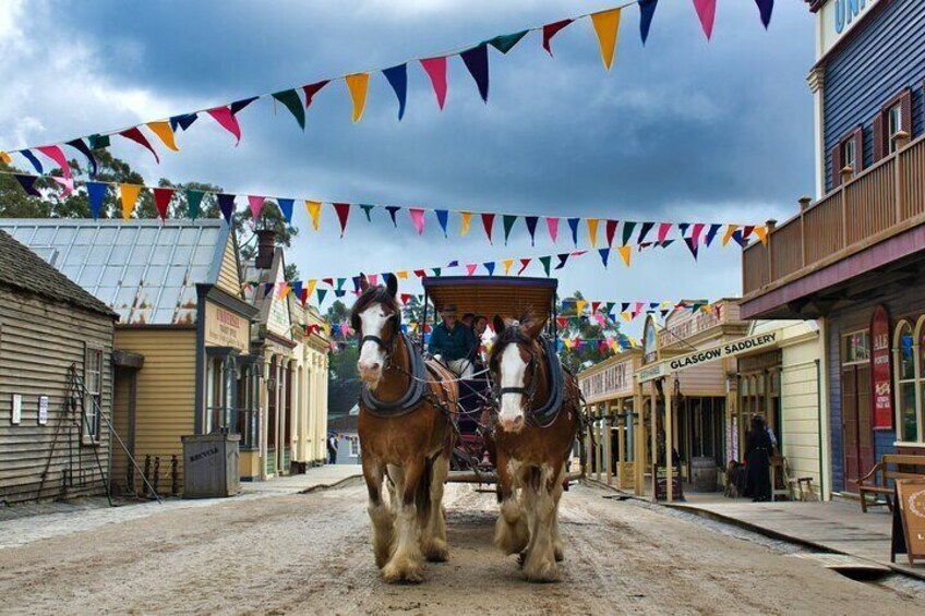 Sovereign Hill Eureka Centre and Melbourne Skydeck Bus Tour 