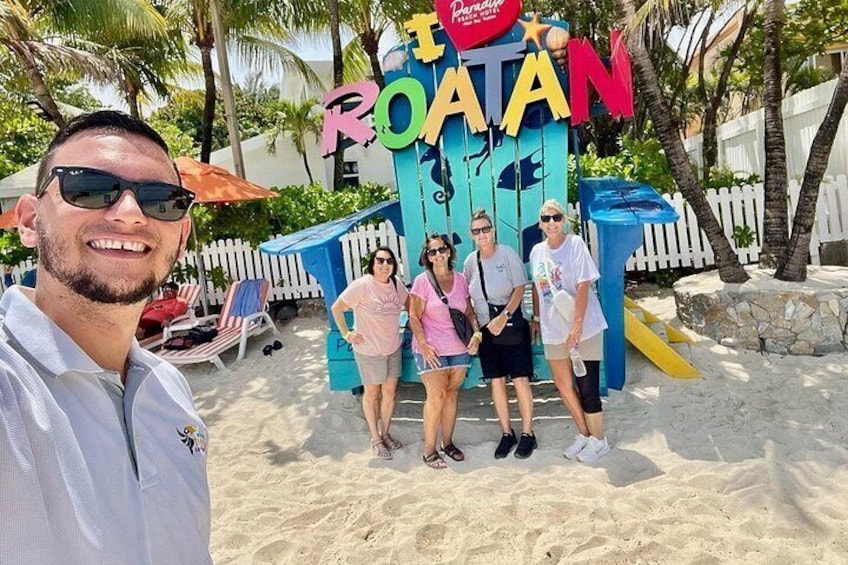 Roatán’s paradise is your ultimate retreat. 5