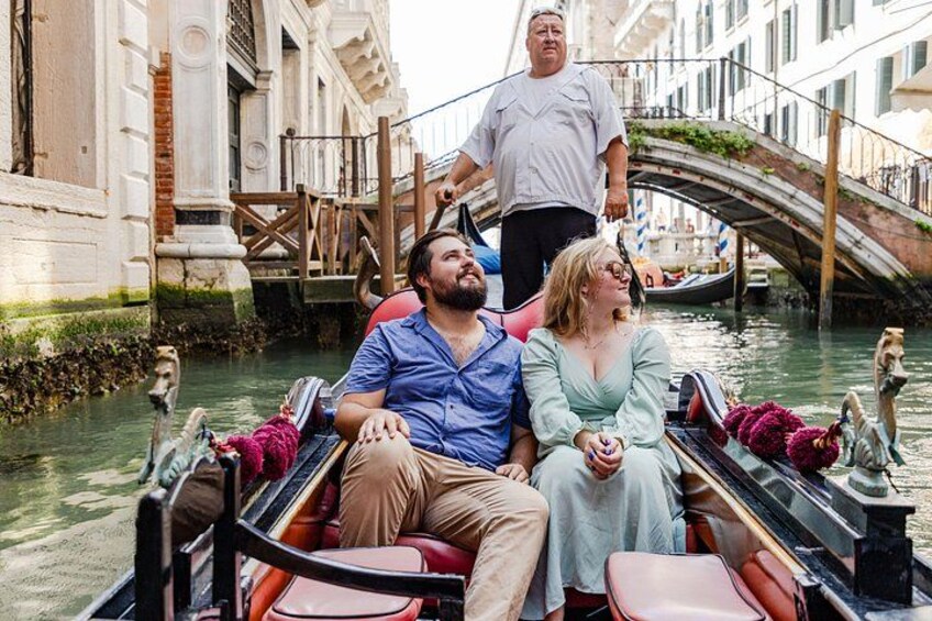 Private Photoshoot on Personal Gondola in Venice 2