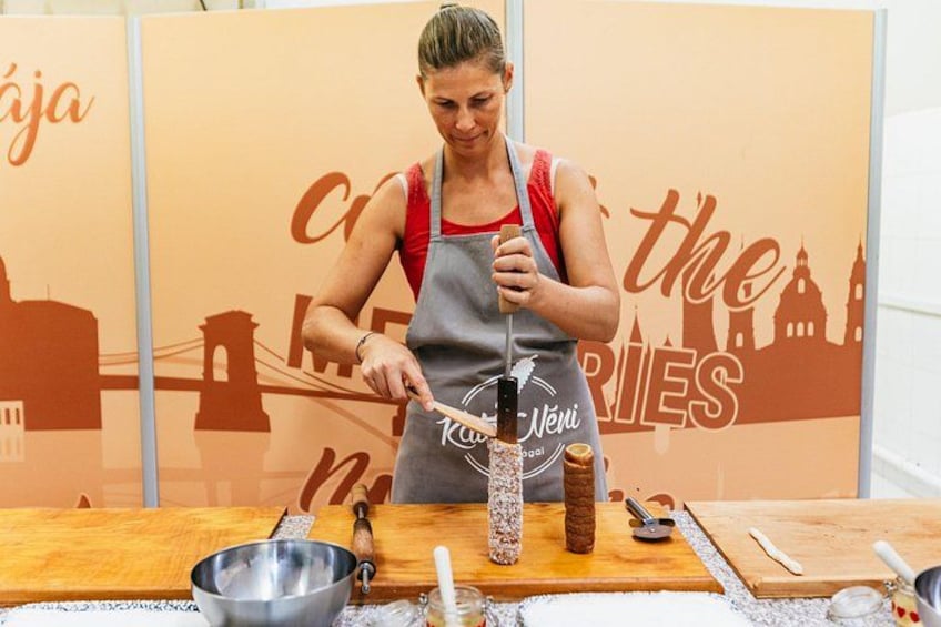 Chimney Cake Workshop Budapest Downtown - Kürtőskalács Class 5