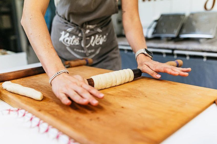 Chimney Cake Workshop Budapest Downtown - Kürtőskalács Class 3