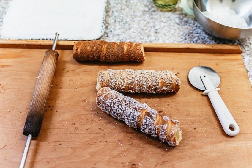 Chimney Cake Workshop Budapest Downtown - Kürtőskalács Class 3
