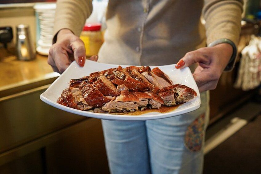 Hong Kong: 7-Course Hong Kong Street & Restaurant Food Tour 2