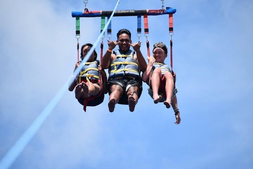 Waikiki Parasailing in Hawaii from Oahu 4