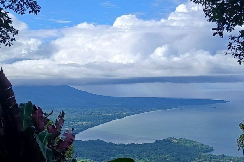 Ometepe trekking - Volcano Maderas By Happy Tours 5
