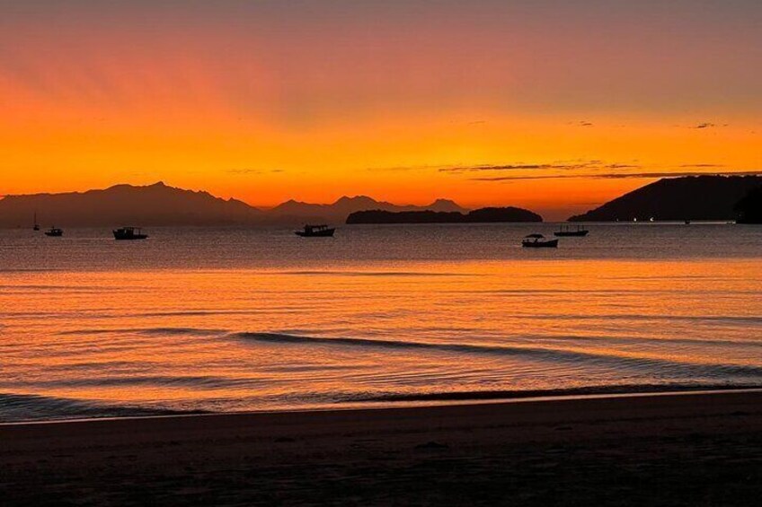 Private Hawaiian Canoe Experience in Paraty