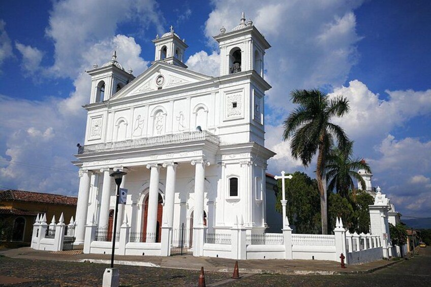 Colonial jewel : The iconic St. Lucia Church, symbol of Suchitoto. 4