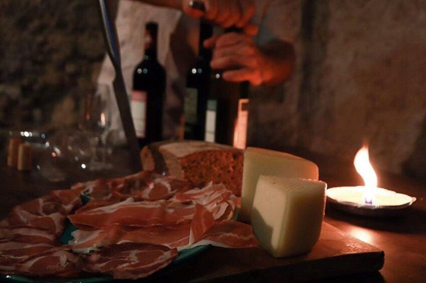 Pitigliano in the footstep of the Etruscan: Hike and wine tasting 4