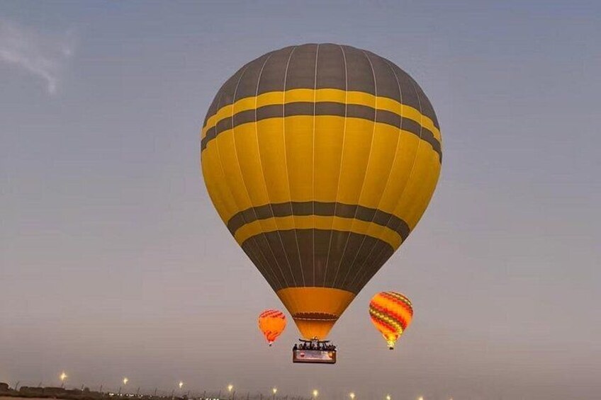 Hot Air Balloon Sunrise Tour with free transport in Dubai 1