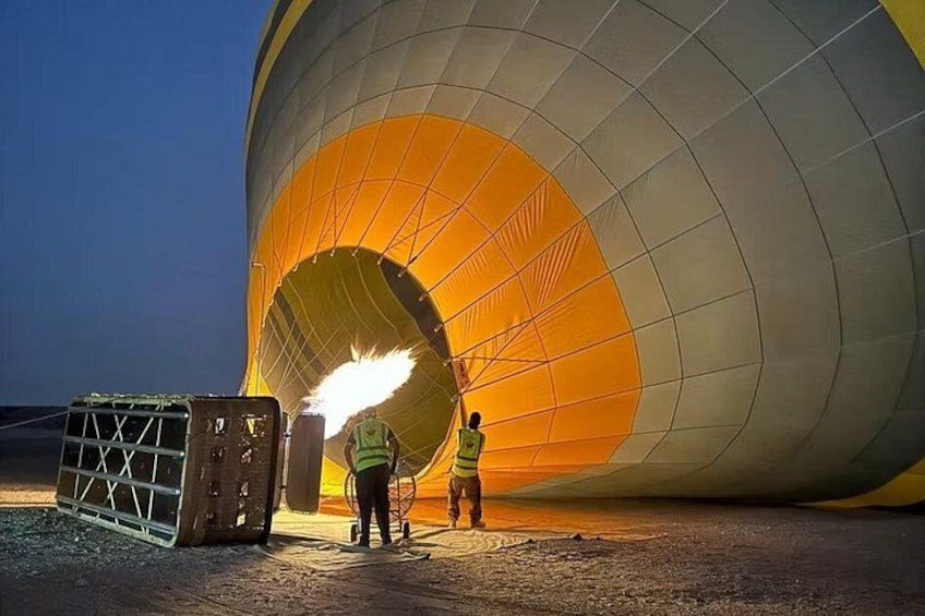 Hot Air Balloon Sunrise Tour with free transport in Dubai 4