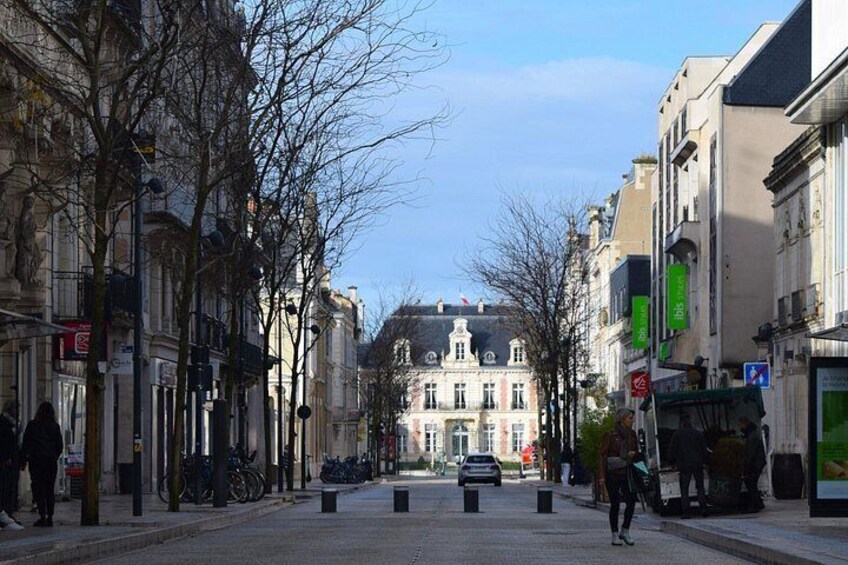 Poitiers: Historic City Center Private Tour 2