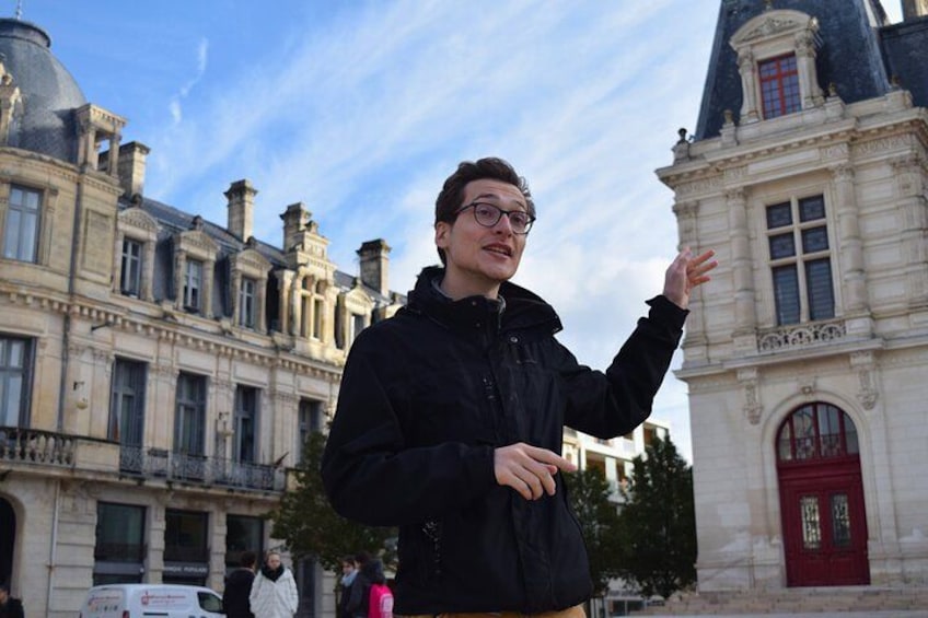 Poitiers: Historic City Center Private Tour 1
