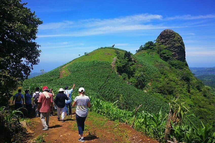 Private tour to the Peñón de Comasagua