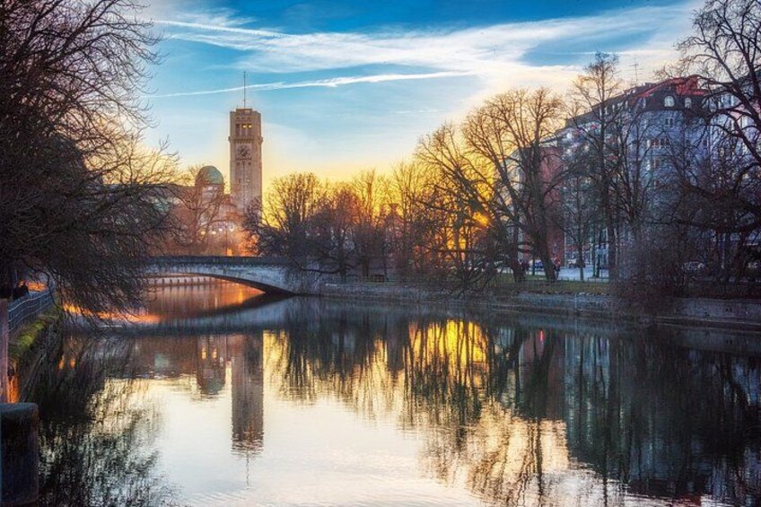2 Hour Private Sightseeing Transfer from Berlin to Munich 4