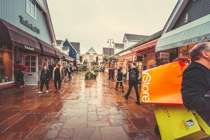 Private Shopping Tour from Birmingham to Bicester Village 5