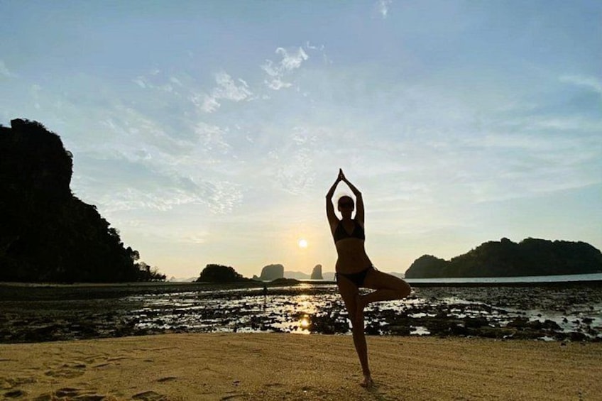 Phi Phi 4 Islands Sunset Tour with Bioluminescent Plankton 3