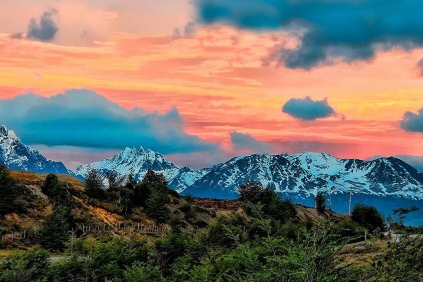 Night Trekking to Martial Glacier with Themed Dinner 4