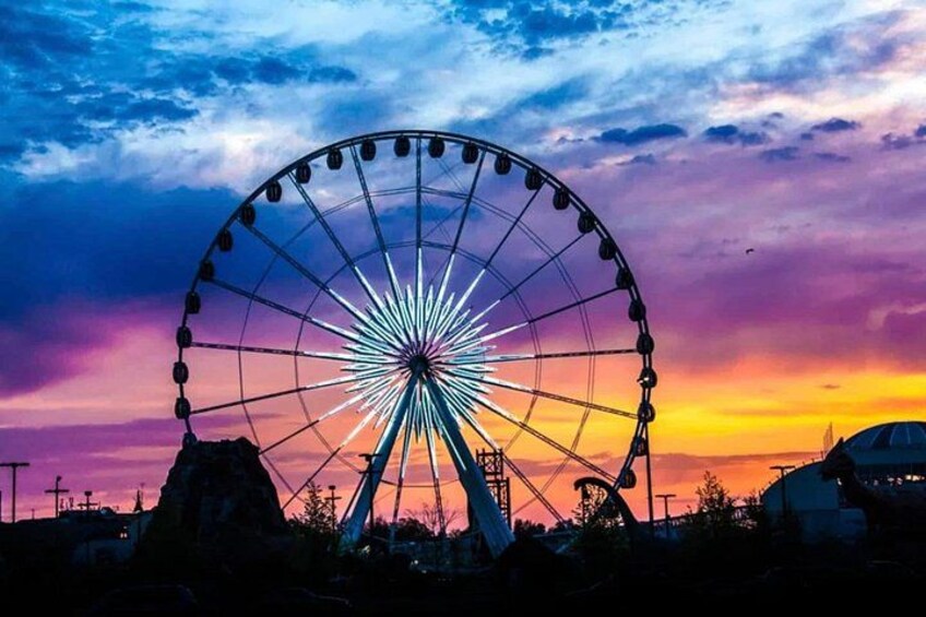 SkyWheel in Clifton Hill, Niagara Falls' "Entertainment District" 5